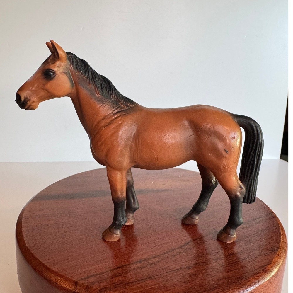 Vintage Schleich Horse Figurine 2001 Bay Mare‎ Realistic Model Made in Portugal